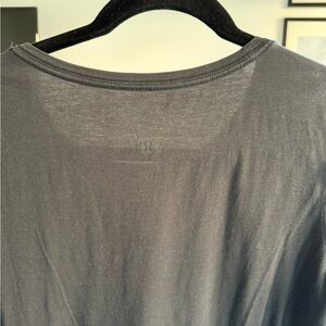 Lululemon basic tee